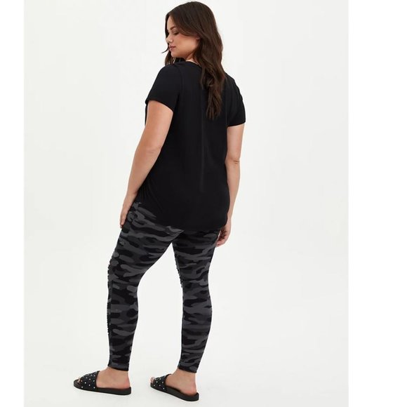 Torrid Size 2X 18-20 Destructed Front Premium Legging - Camo Print - Picture 4 of 4